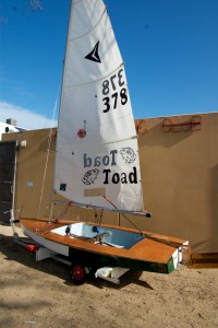 Photo showing the side and sail